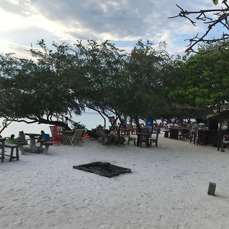 The Exile Sunset Bar & Bungalow Gili Trawangan Buitenkant foto