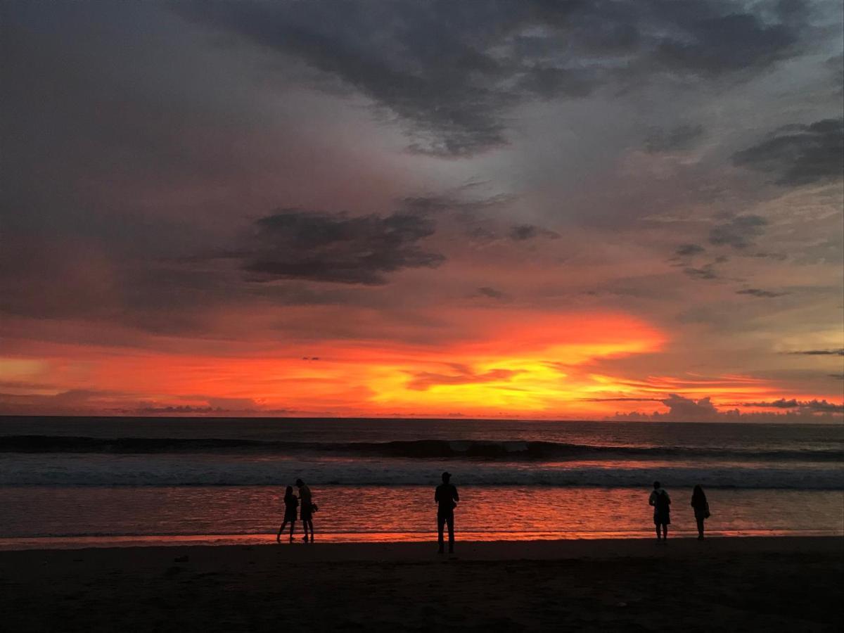 The Exile Sunset Bar & Bungalow Gili Trawangan Buitenkant foto