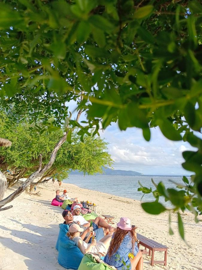 The Exile Sunset Bar & Bungalow Gili Trawangan Buitenkant foto